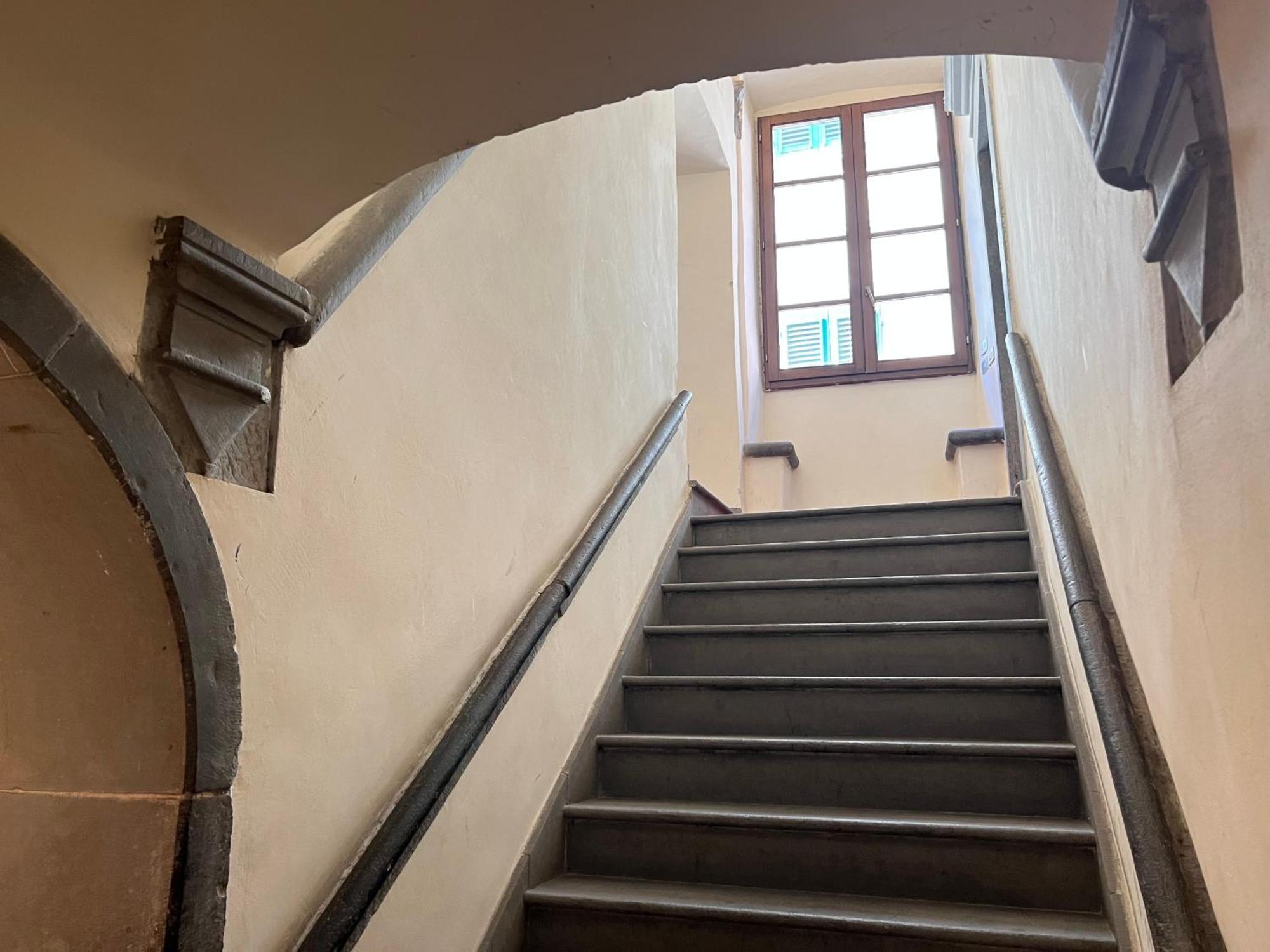 Al 106 Apartment Free Wi-Fi 5 Min Dalla Stazione プラート エクステリア 写真