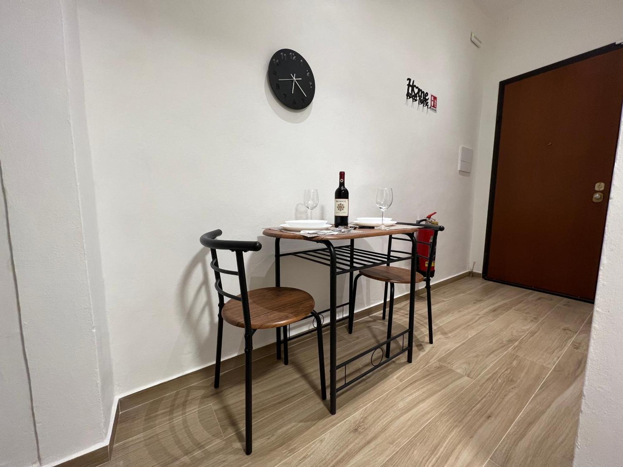 Al 106 Apartment Free Wi-Fi 5 Min Dalla Stazione プラート エクステリア 写真
