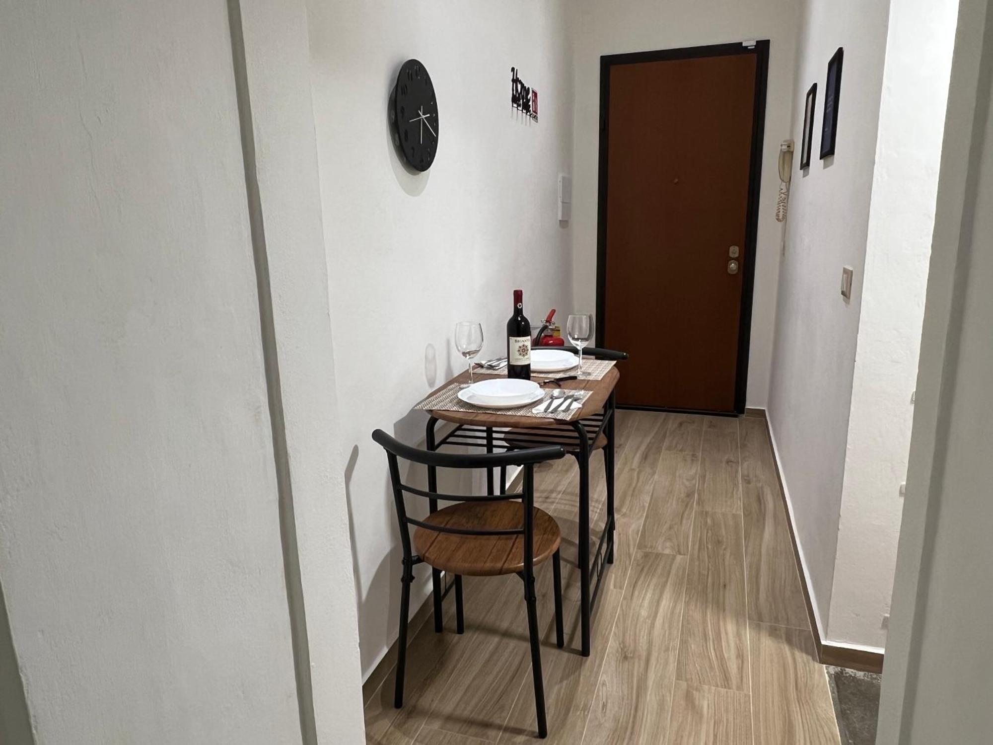 Al 106 Apartment Free Wi-Fi 5 Min Dalla Stazione プラート エクステリア 写真